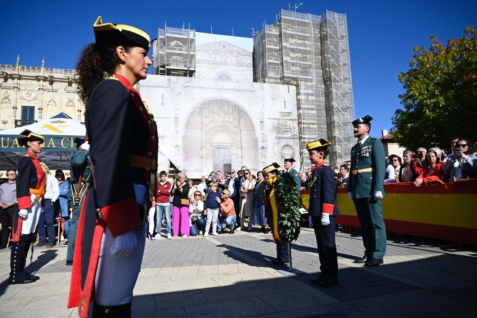 Un instante del acto realizado este domingo frente a San Marcos. | SAÚL ARÉN