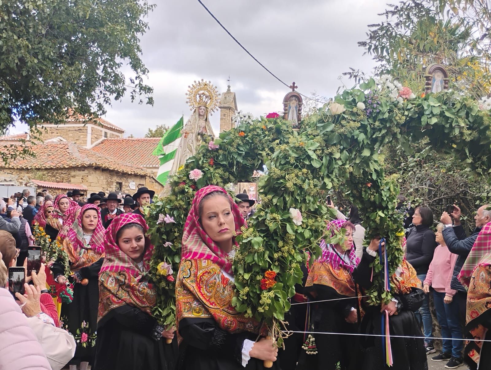 Un instante de la romería de este domingo en Luyego de Somoza. | L.N.C.