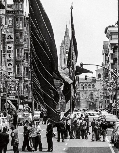 Los pendones son un símbolo que han recuperado todo su vigor. | FERNANDO RUBIO Los pendones son un símbolo que han recuperado todo su vigor. | FERNANDO RUBIO