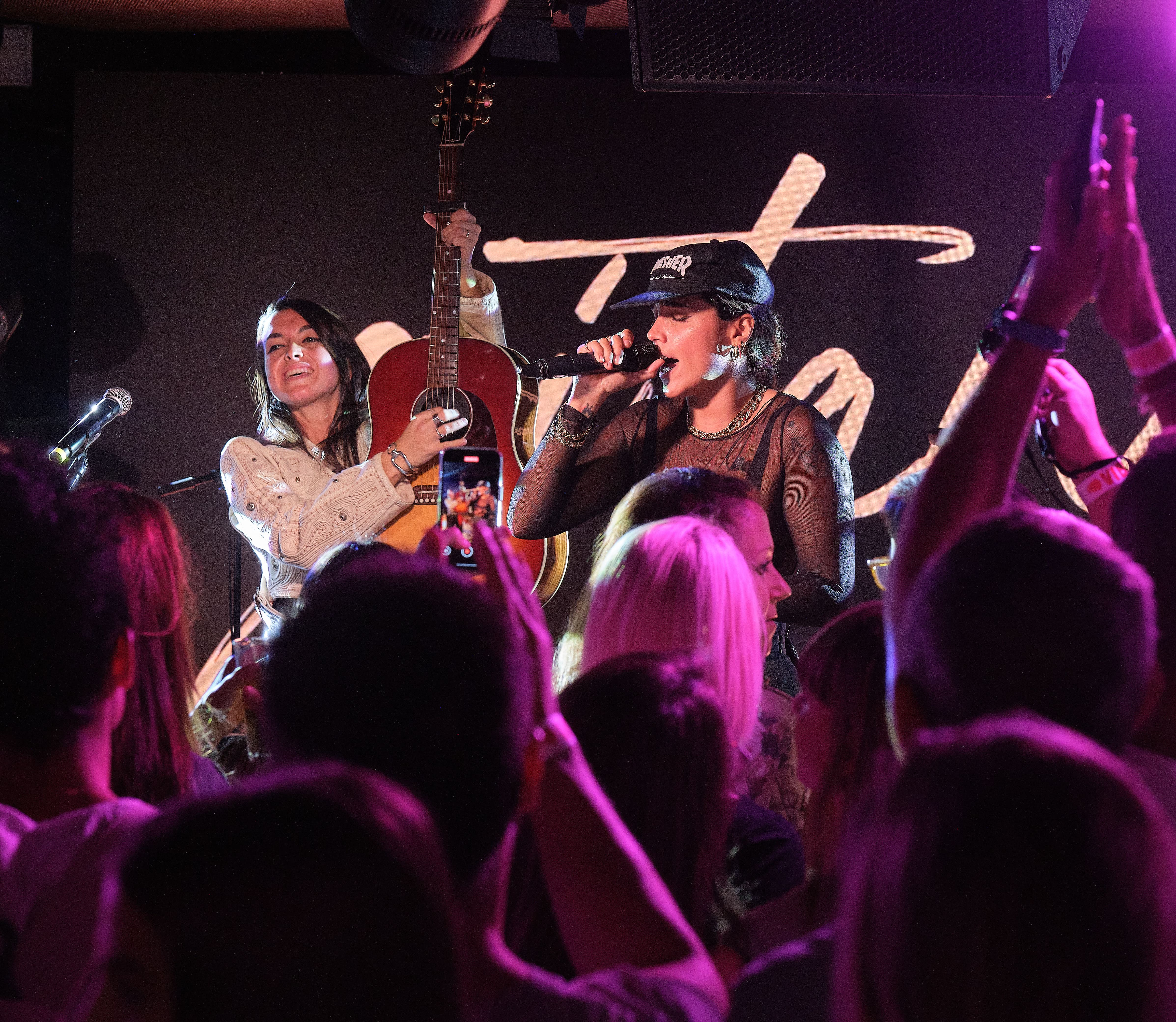 Ana Legazpi y Carolina Moyano forman Marlena.