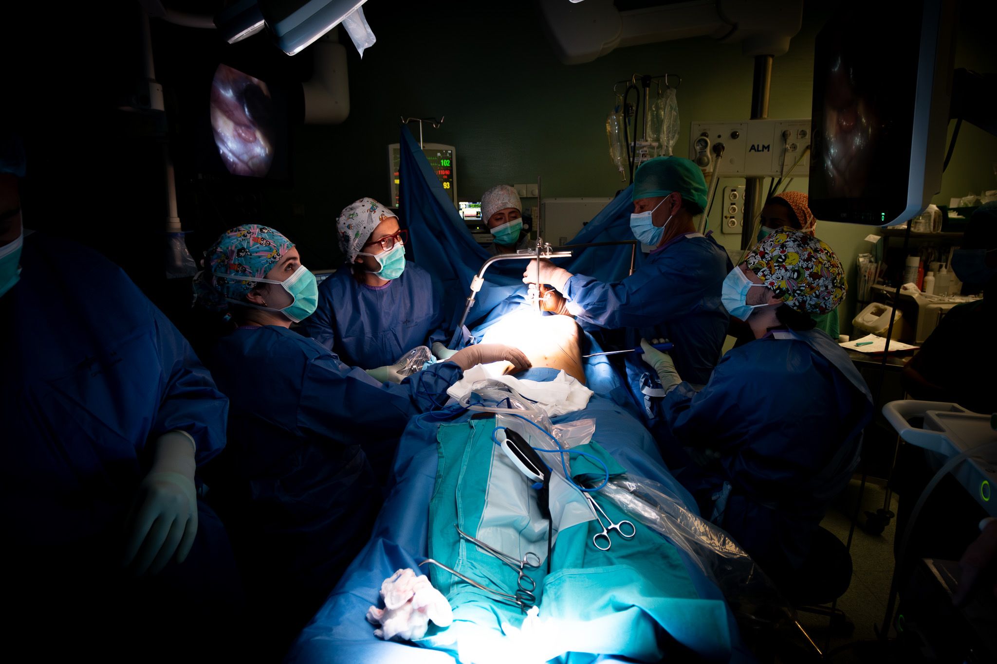 En la intervención de los cuatro niños con esta deformidad se ha utilizado una técnica mínimamente invasiva. | CAULE