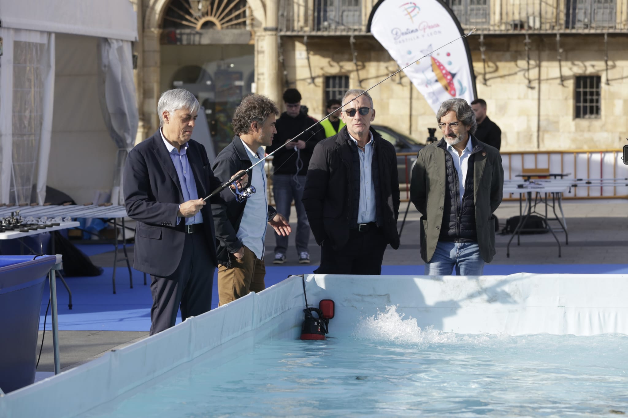 Eduardo Diego, delegado territorial de la Junta de Castilla de León, visita la Aula del Río ubicada en la Plaza Mayor. | F.OTERO