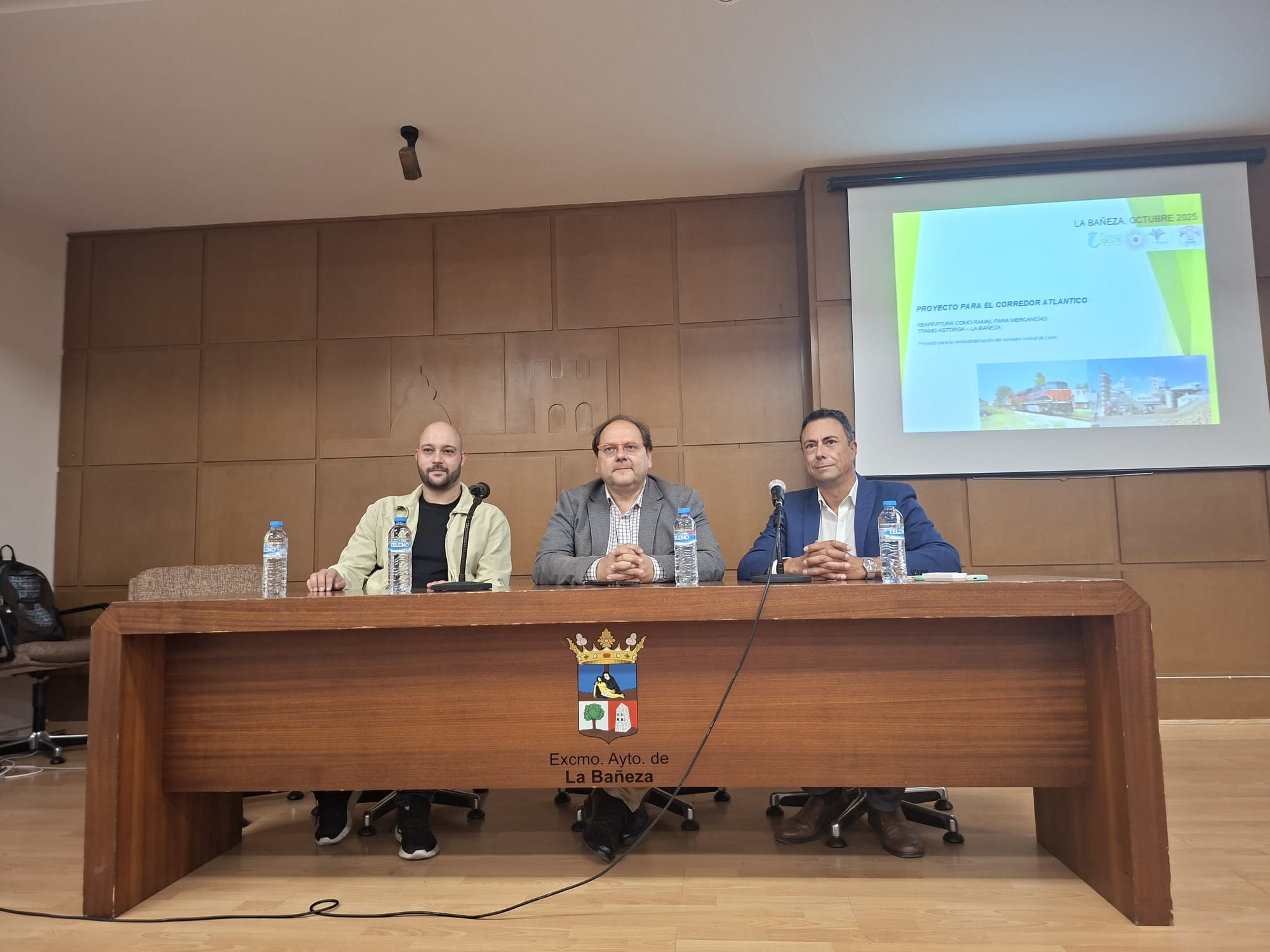 Marcelino García, Javier Carrera y Eduardo Tocino durante la presentación del proyecto. | L.N.C.