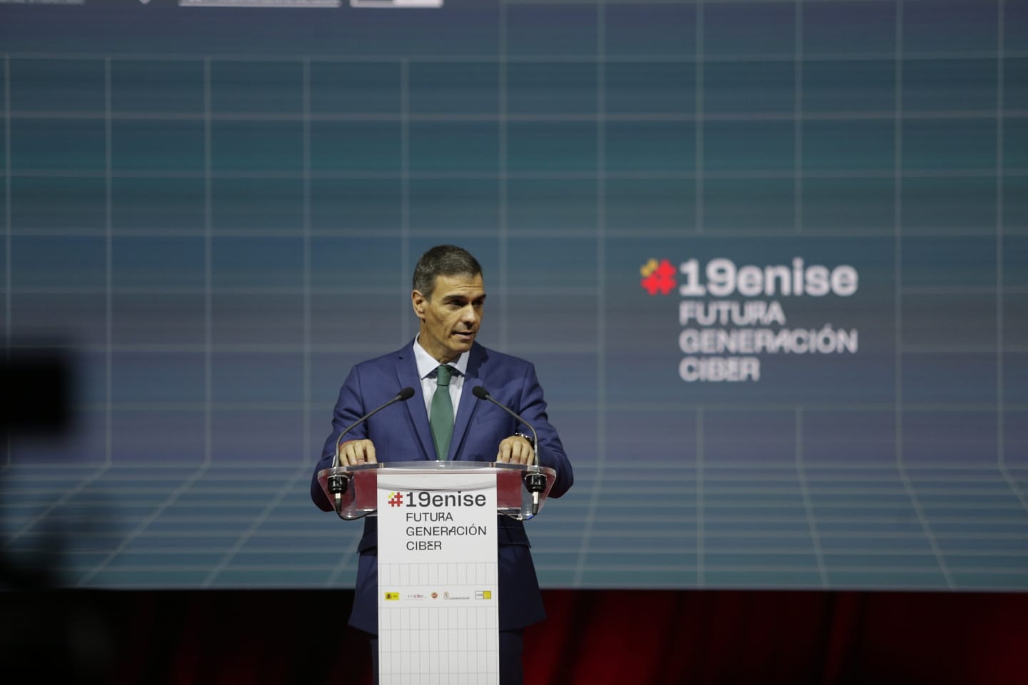 Pedro Sánchez visita León en la clausura del Enise (6)