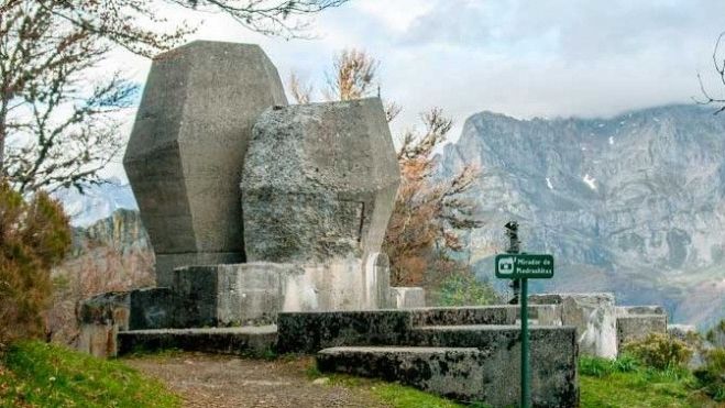 El mirador de Piedrashistas. VALLE DE VALDEON El mirador de Piedrashistas. VALLE DE VALDEON