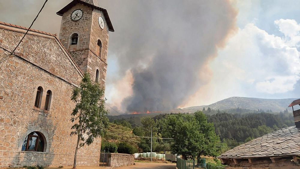 Imagen de archivo de uno de los fuegos en Barniedo de la Reina. | @DIGIMAPS