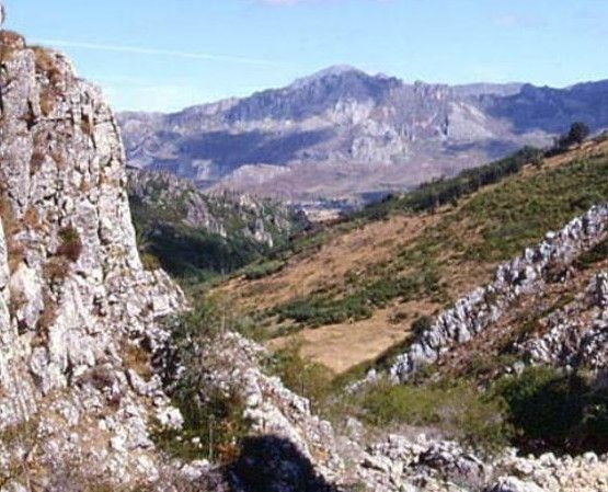 Un paisaje de montaña lleno de belleza y contrastes.  | CUATRO VALLES