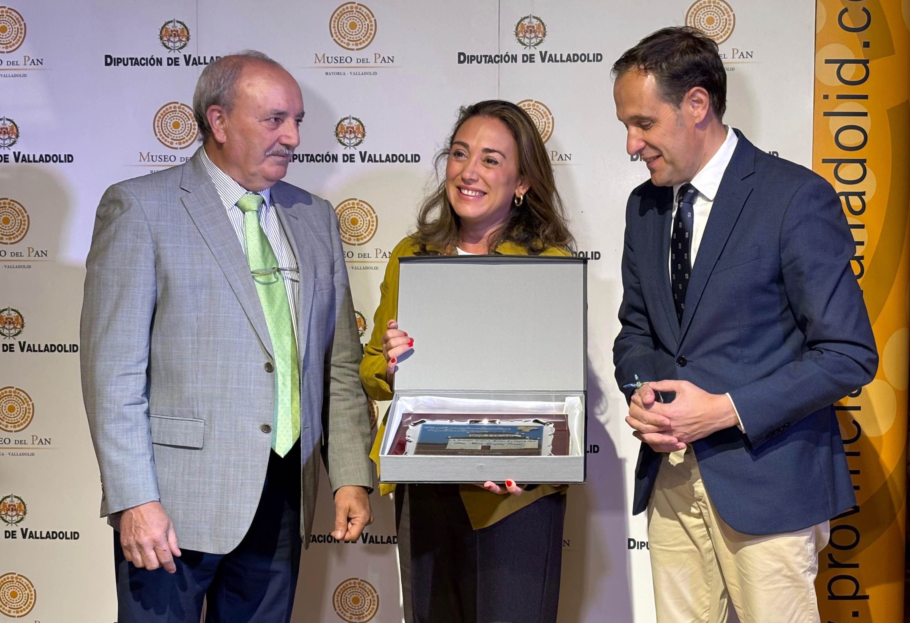 La consejera de Agricultura, Ganadería y Desarrollo Rural, María González Corral, recibe la distinción Lenteja de Oro 2025