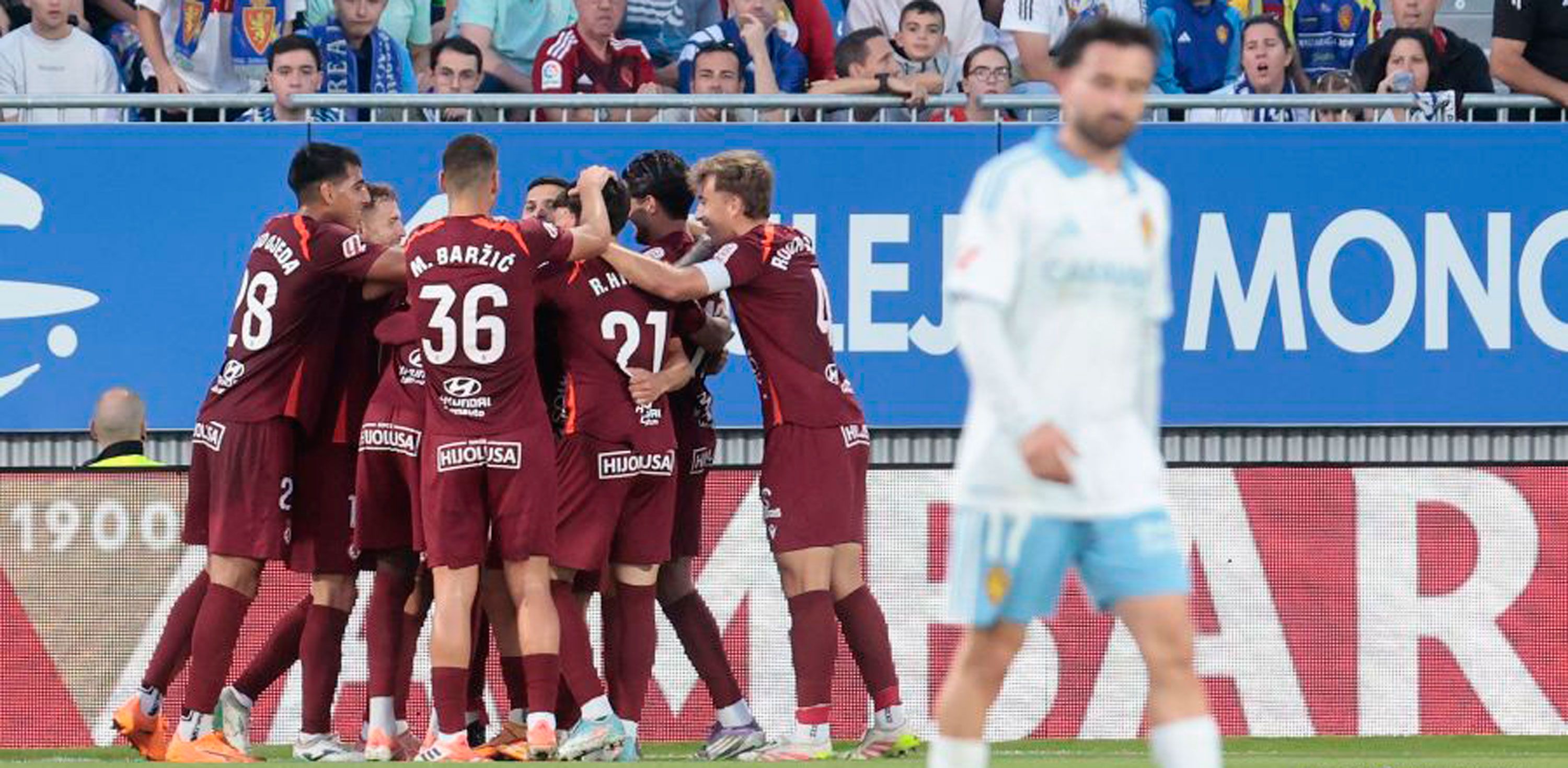 Los jugadores de la Cultural festejan uno de los goles al Zaragoza. | LALIGA