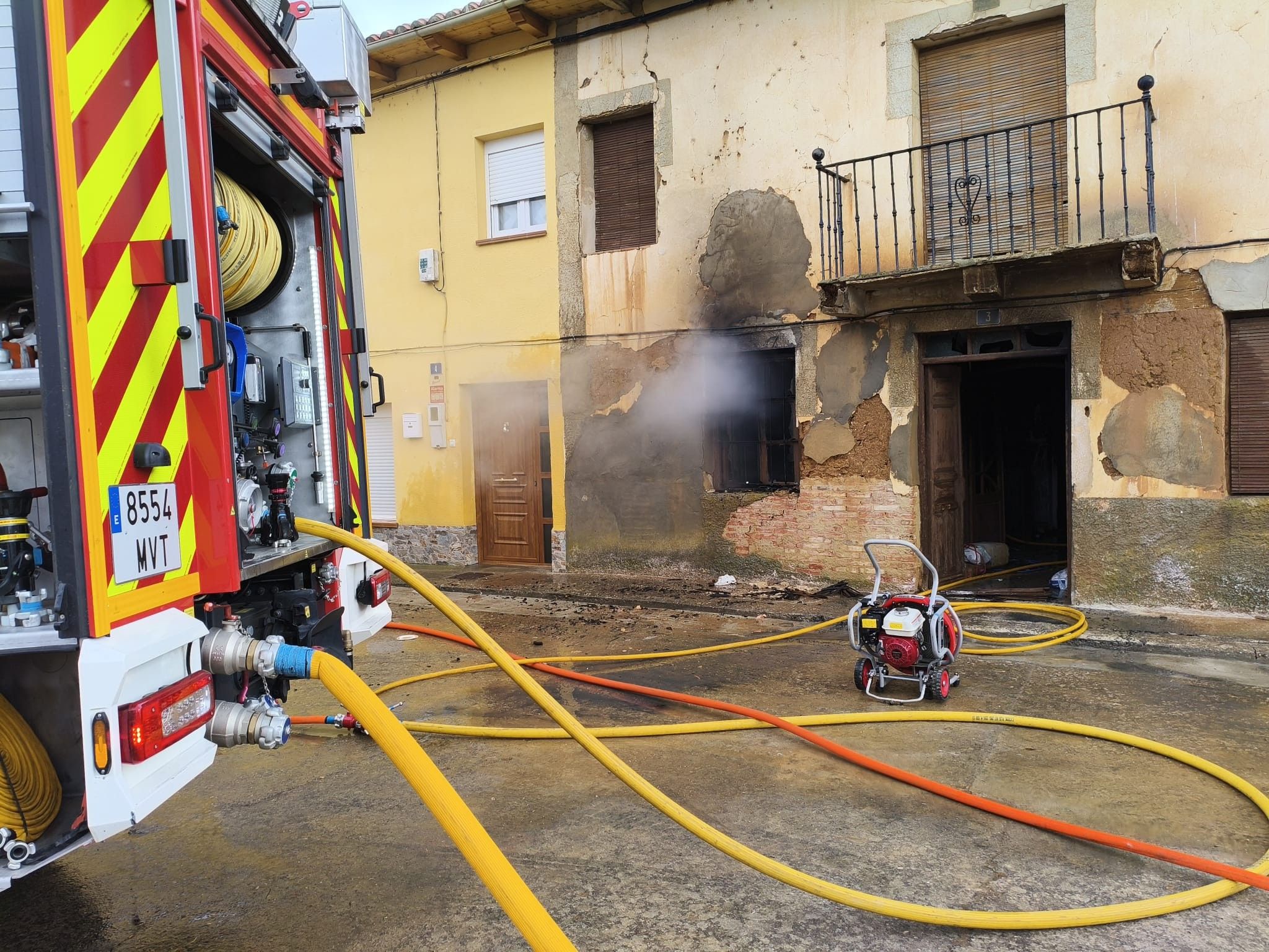 El Sepeis sofoca el incendio de una vivienda en Pajares de los Oteros