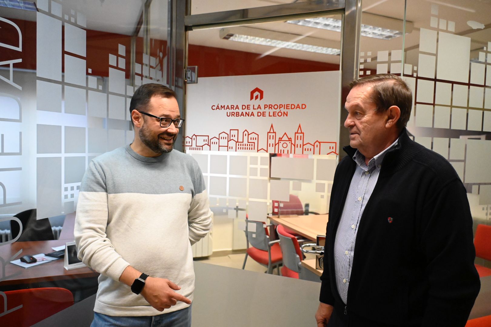 En la imagen, Juan Ignacio Bodelón  y Ángel Luis Valdés Álvarez. | SAÚL ARÉN