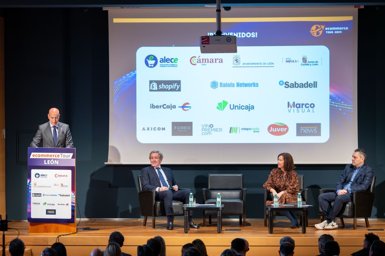 Una imagen de la pasada edición del Ecommerce Tour León 2024, que reunió a profesionales y expertos del comercio digital | L.N.C. Una imagen de la pasada edición del Ecommerce Tour León 2024, que reunió a profesionales y expertos del comercio digital | L.N.C.
