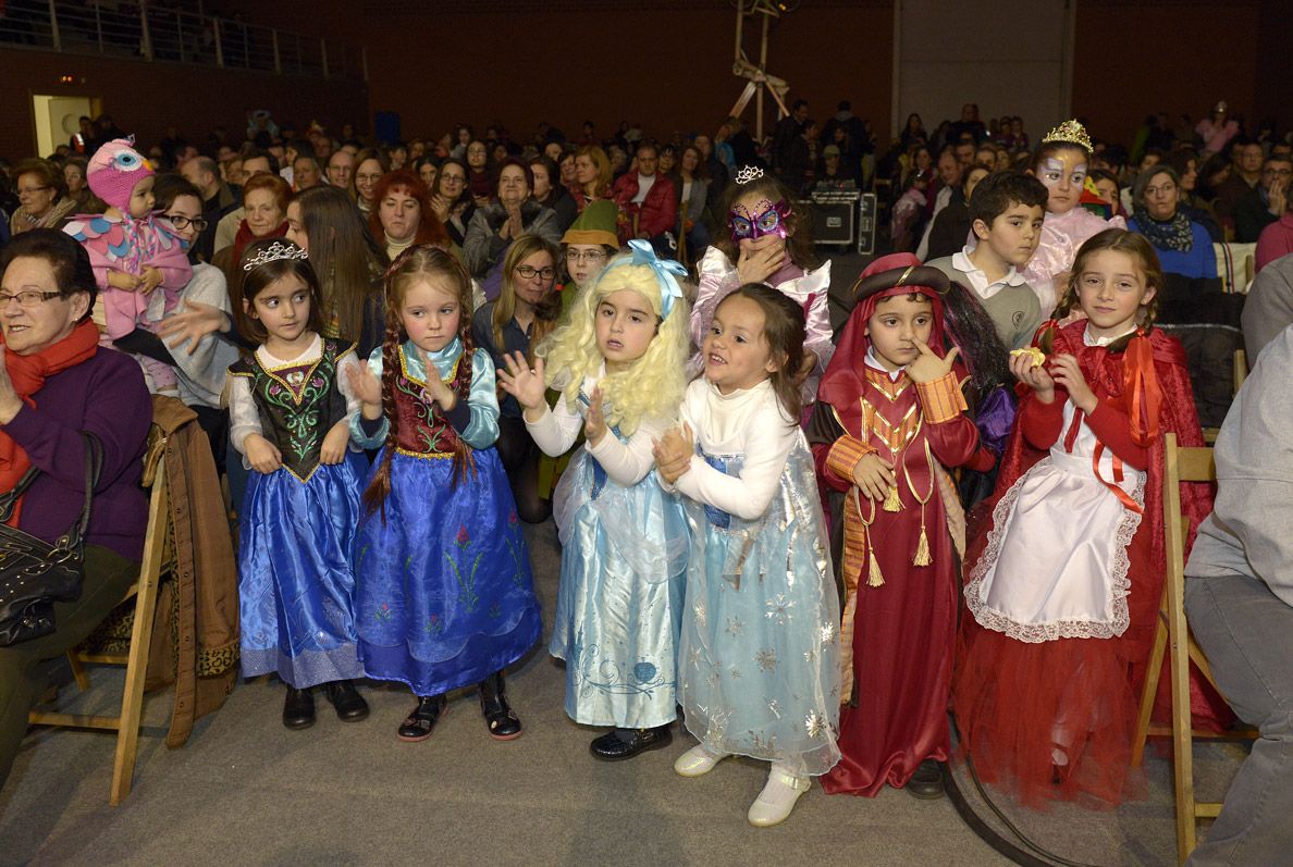 Un momento de la fiesta de Carnaval de este viernes. | MAURICIO PEÑA