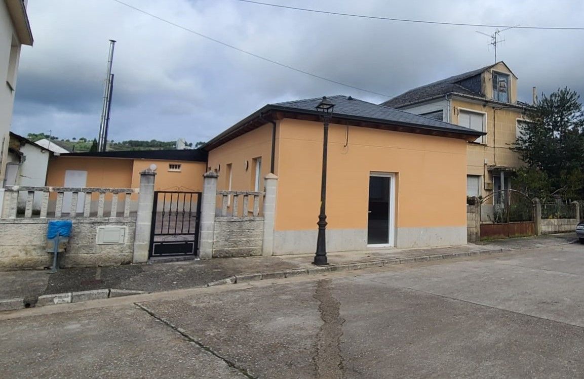 Local Social en el edificio de las antiguas escuelas de Magaz de Abajo.