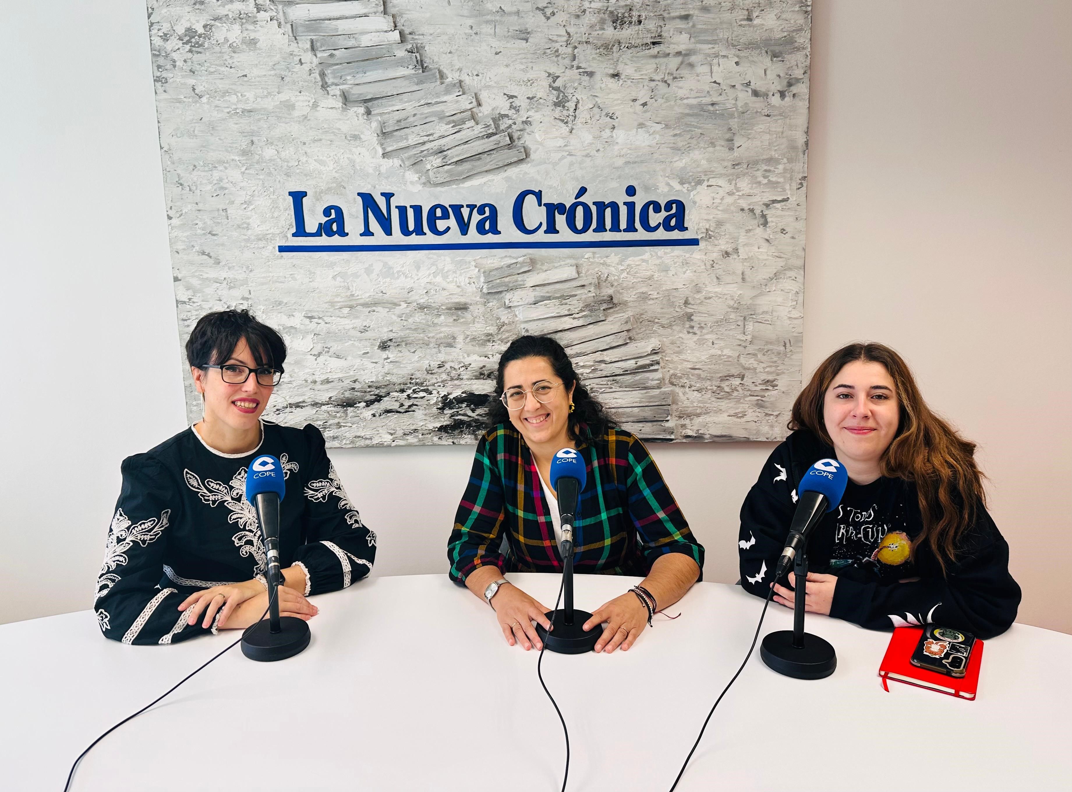 Laura López González (en el medio) durante el programa Entre Nosotras. | L.N.C.