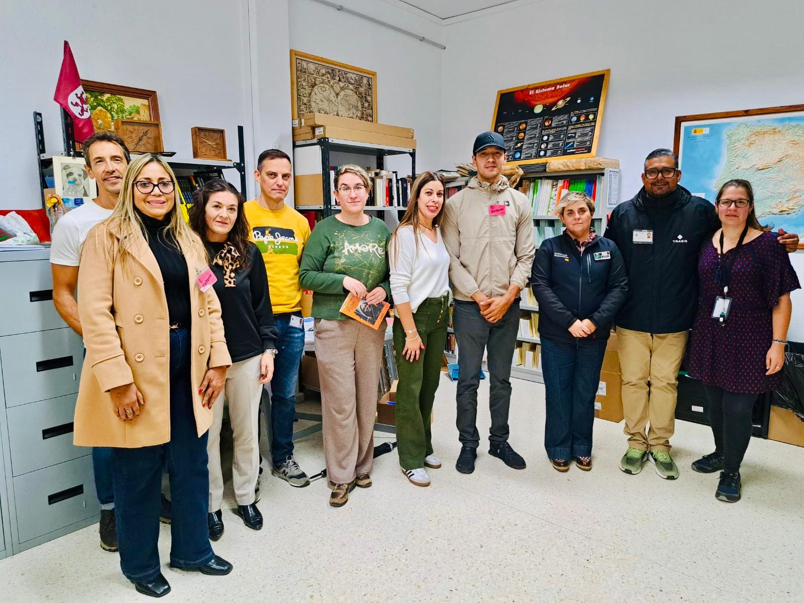 Foto de familia de la visita del centro penitenciario colombiano Foto de familia de la visita del centro penitenciario colombiano