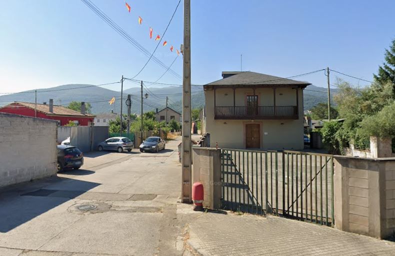 Recinto de las antiguas escuelas de Dehesas. | GOOGLE STREET VIEW