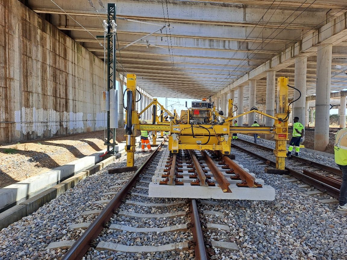 Vías del tren en obras.