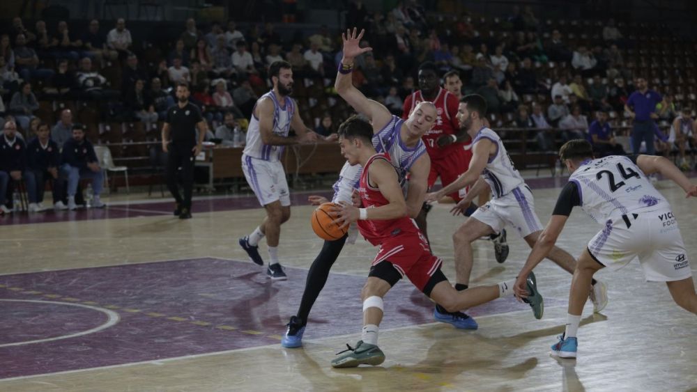 La Cultural quiere seguir con su gran línea fuera de casa. FERNANDO OTERO