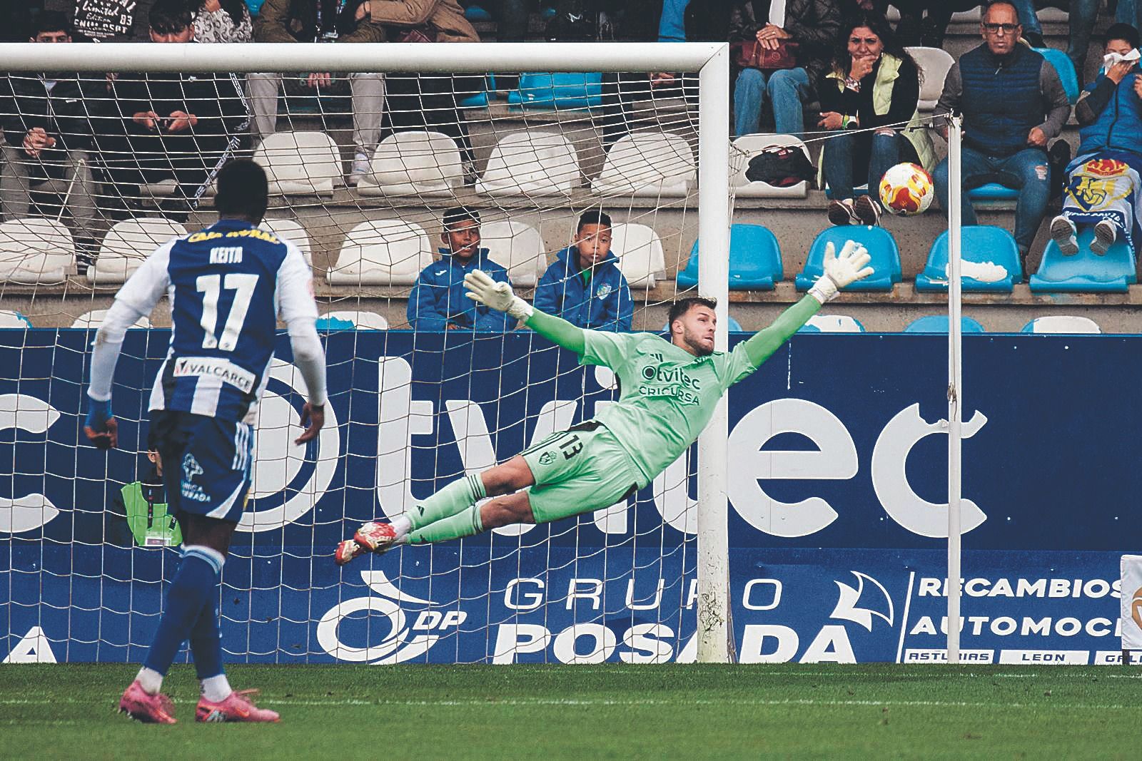 Ángel será el portero de la Deportiva también en la Copa.  QUINITO