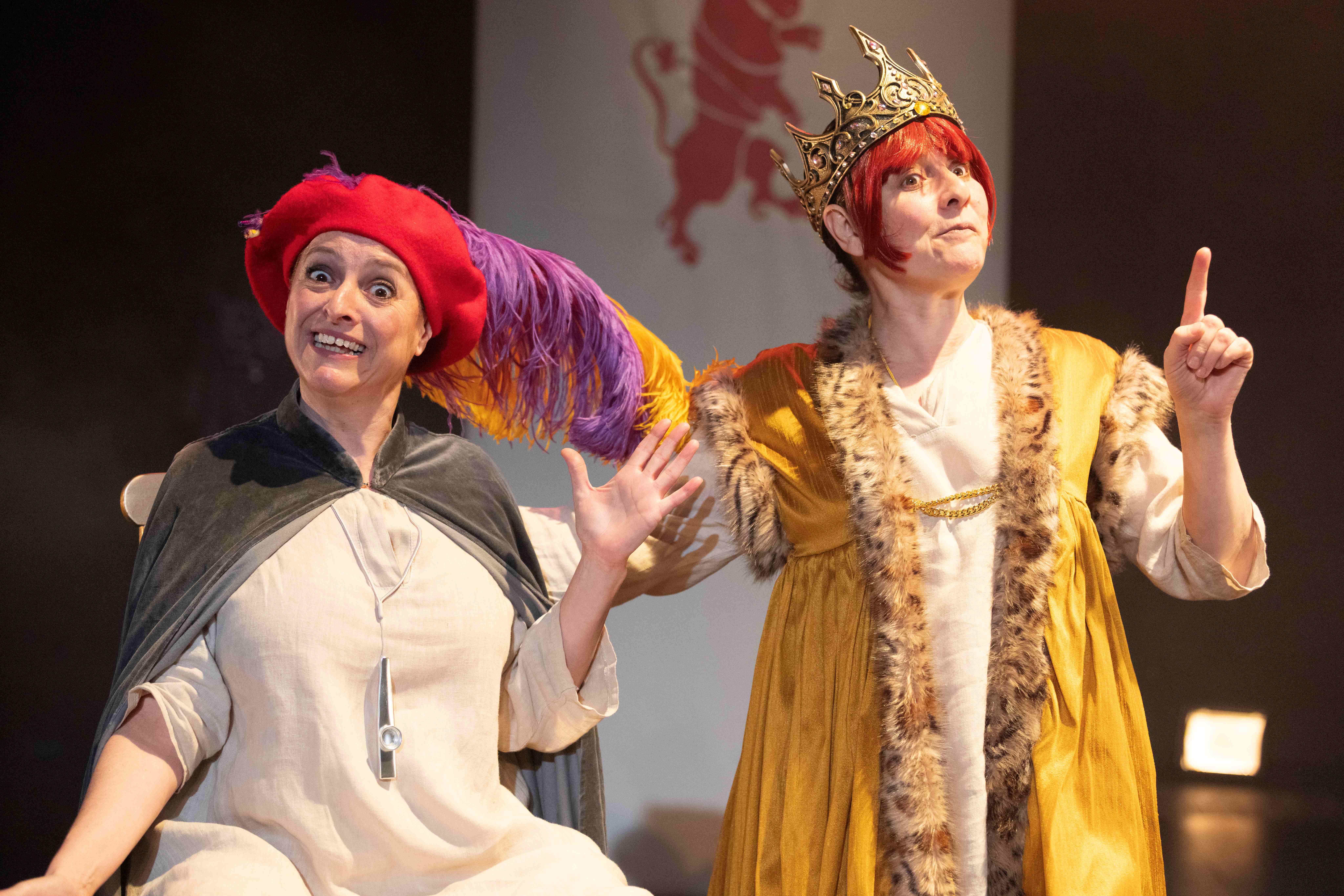 La Reina brava sobre el escenario. 