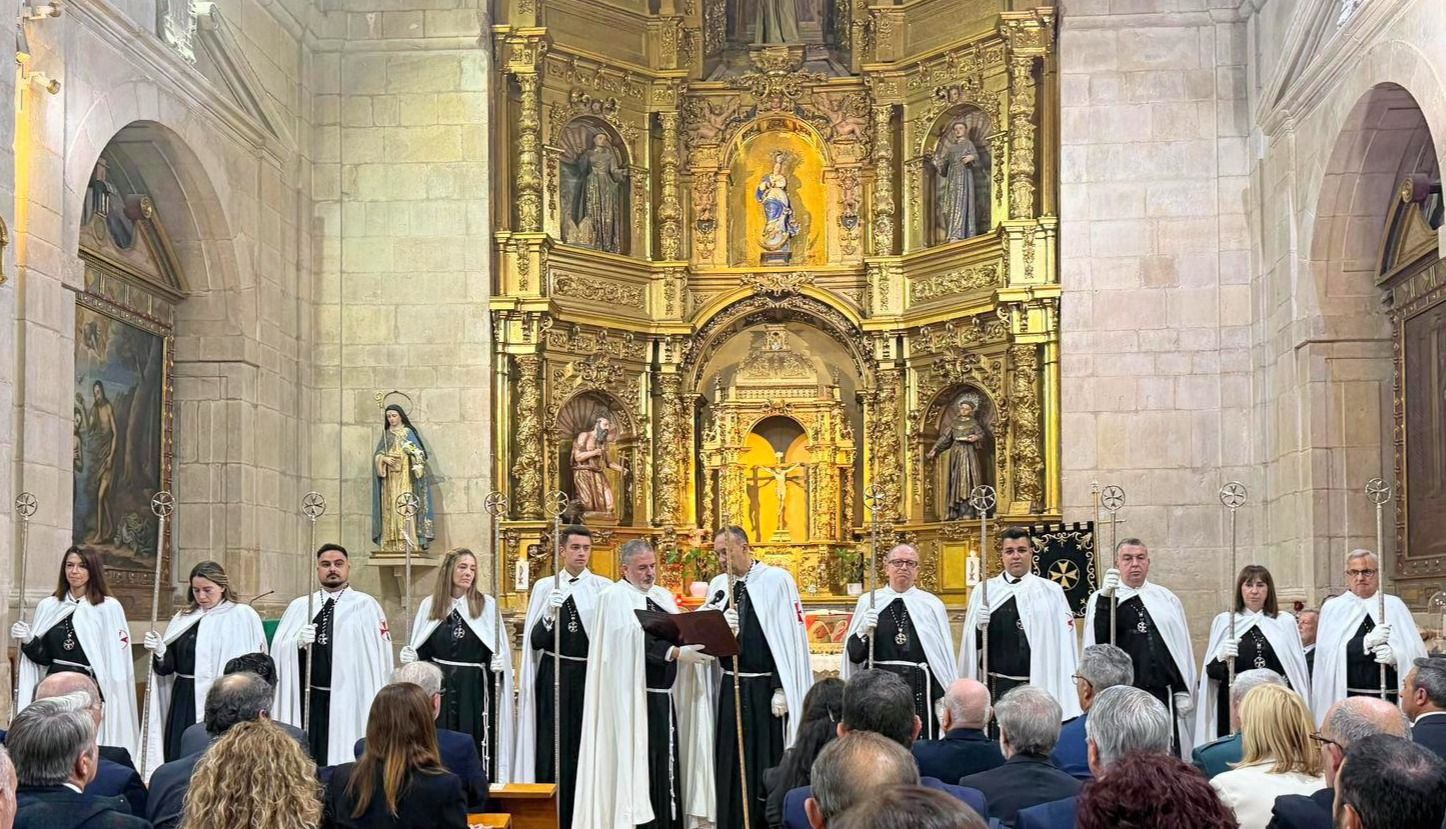 Toma de posesión del nuevo maestre del Sepulcro, Eduardo García. | L.N.C.