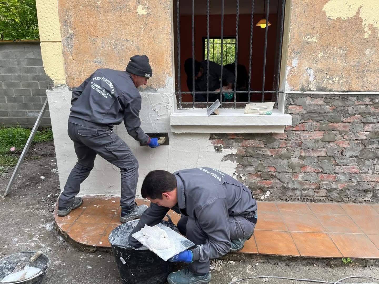 Obras que realizaron los alumnos de la Escuela Taller en Valdefrancos.