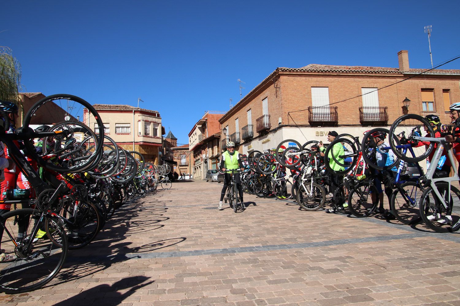 Homenaje a un leonés por 90 años que no se cansa de dar pedaladas a diario