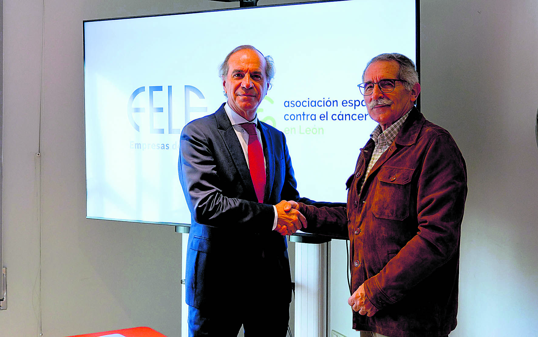 Juan María Vallejo, Fele, y Estanislao de Luis, Asociación Española contra el Cáncer. | L.N.C.