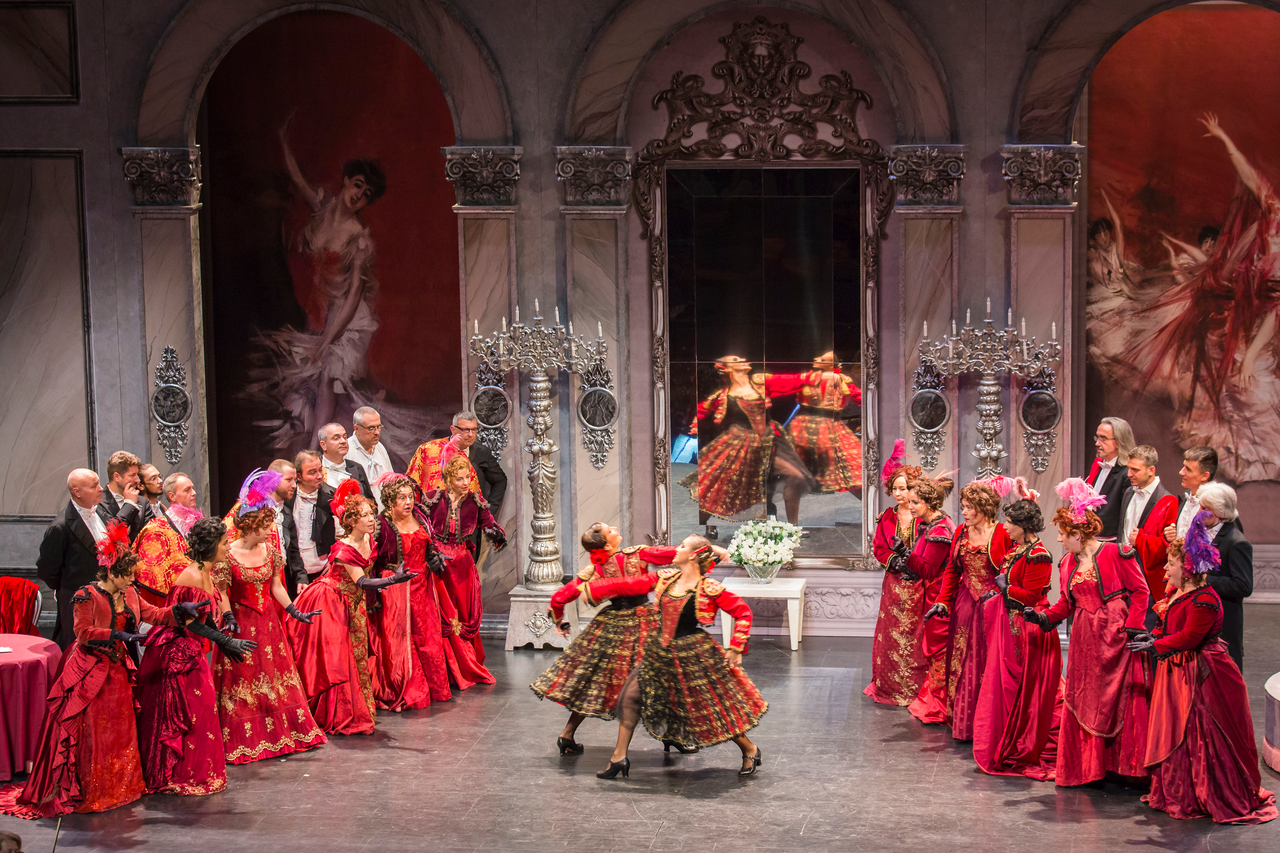 Una imagen de la obra ‘La traviata’, dirigida por Martin Mázik, que este miércoles llega a León. | L.N.C.