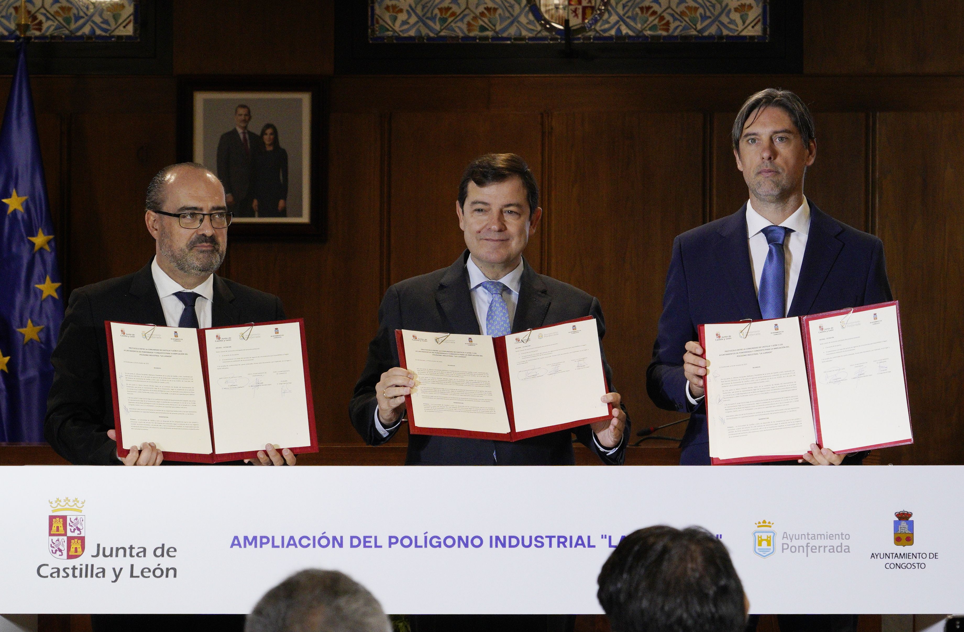 Un instante de la presentación de la ampliación del polígono industrial de La Llanada. | ICAL