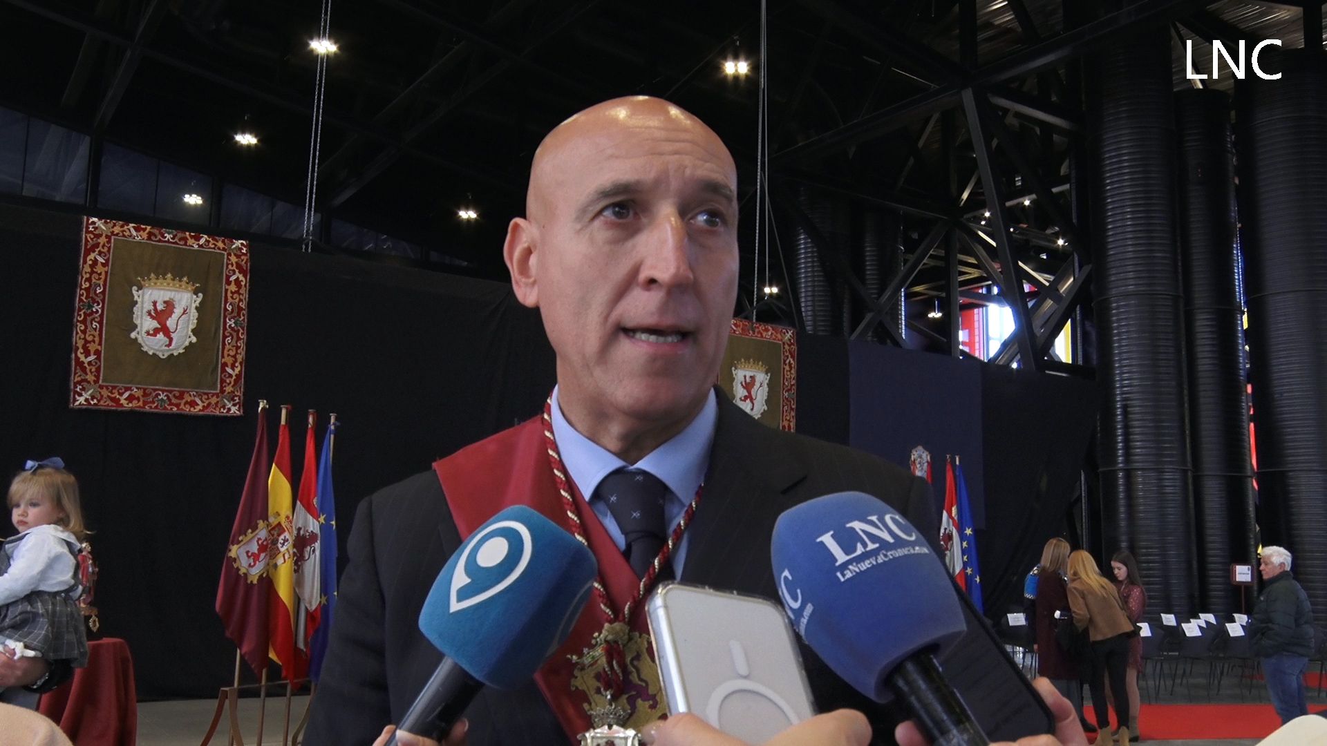 Diez advierte que no va a permitir "bajo ningún concepto” que “no se respete” el deseo de la autonomía leonesa