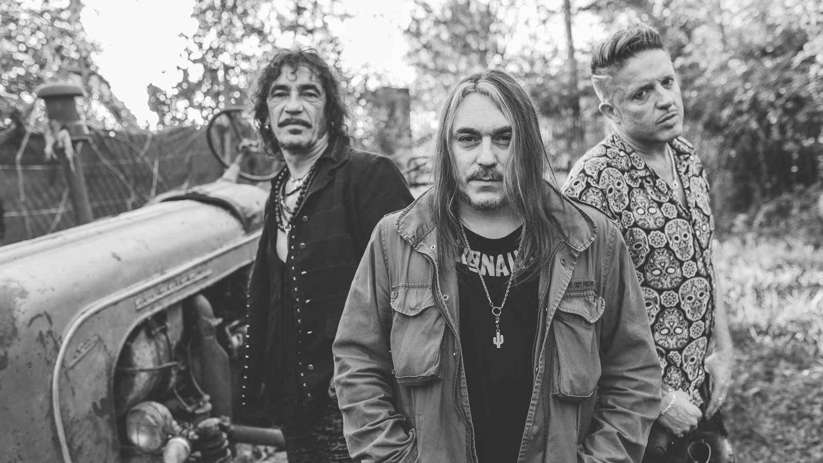 El bajista Javier Pintor, el vocalista y guitarrista Mai Medina y el batería Alén Ayerdi son los miembros de Ciclonautas. | CEDIDA POR EL DROMEDARIO RECORDS