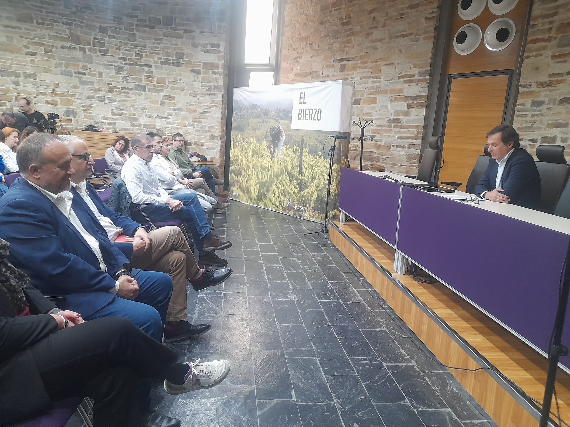 Jornadas  ‘El Bierzo que viene’ en la sede del Consejo Regulador. | MAR IGLESIAS