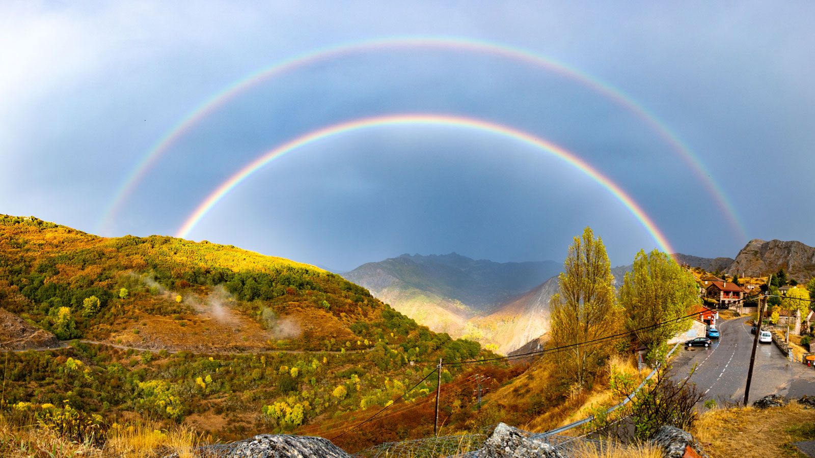 Arcoiris sobre Valporquero. | VICENTE GARCÍA