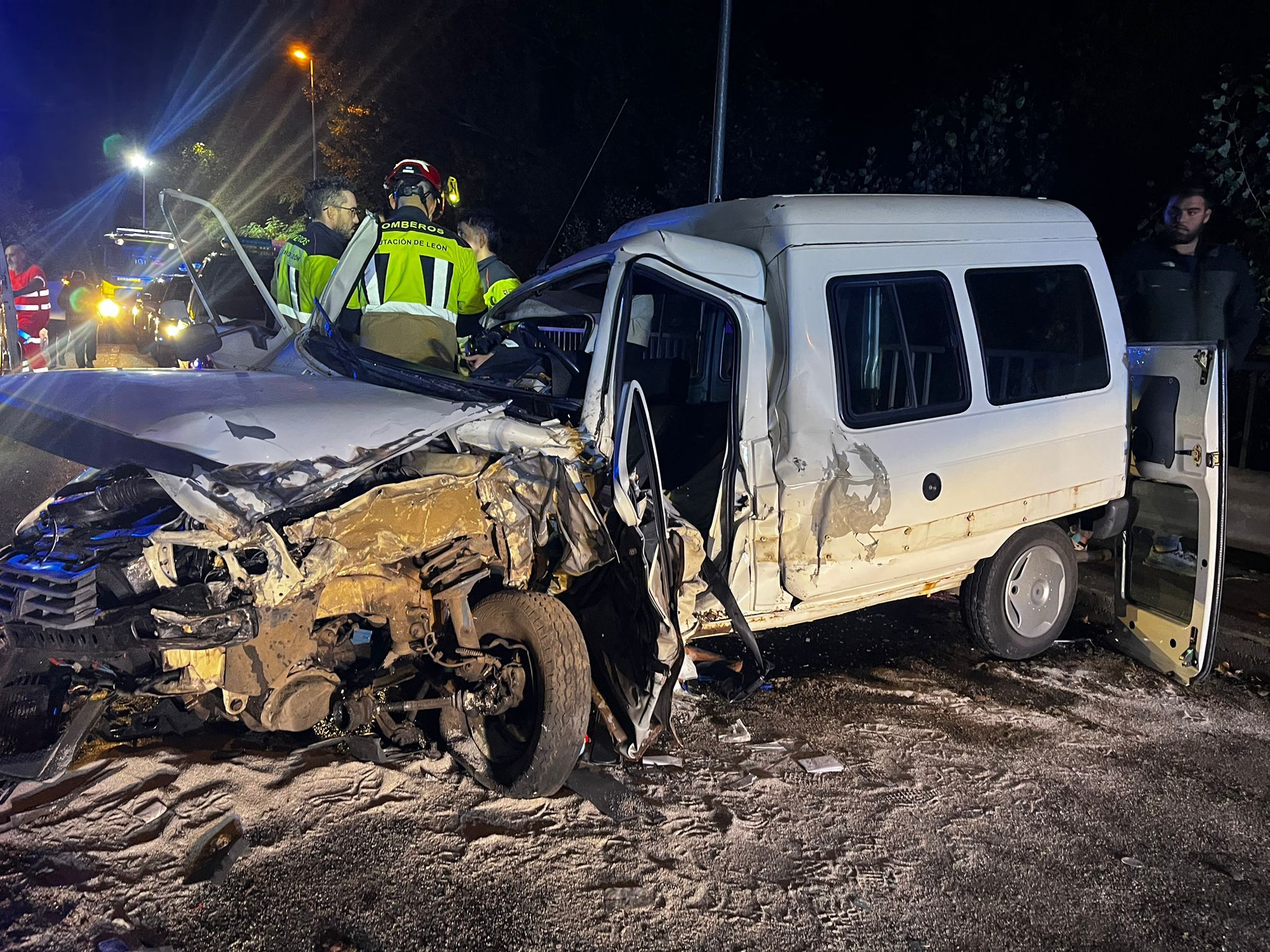Imagen del siniestro, en la N-VI de La Bañeza. | DIPUTACIÓN DE LEÓN Imagen del siniestro, en la N-VI de La Bañeza. | DIPUTACIÓN DE LEÓN