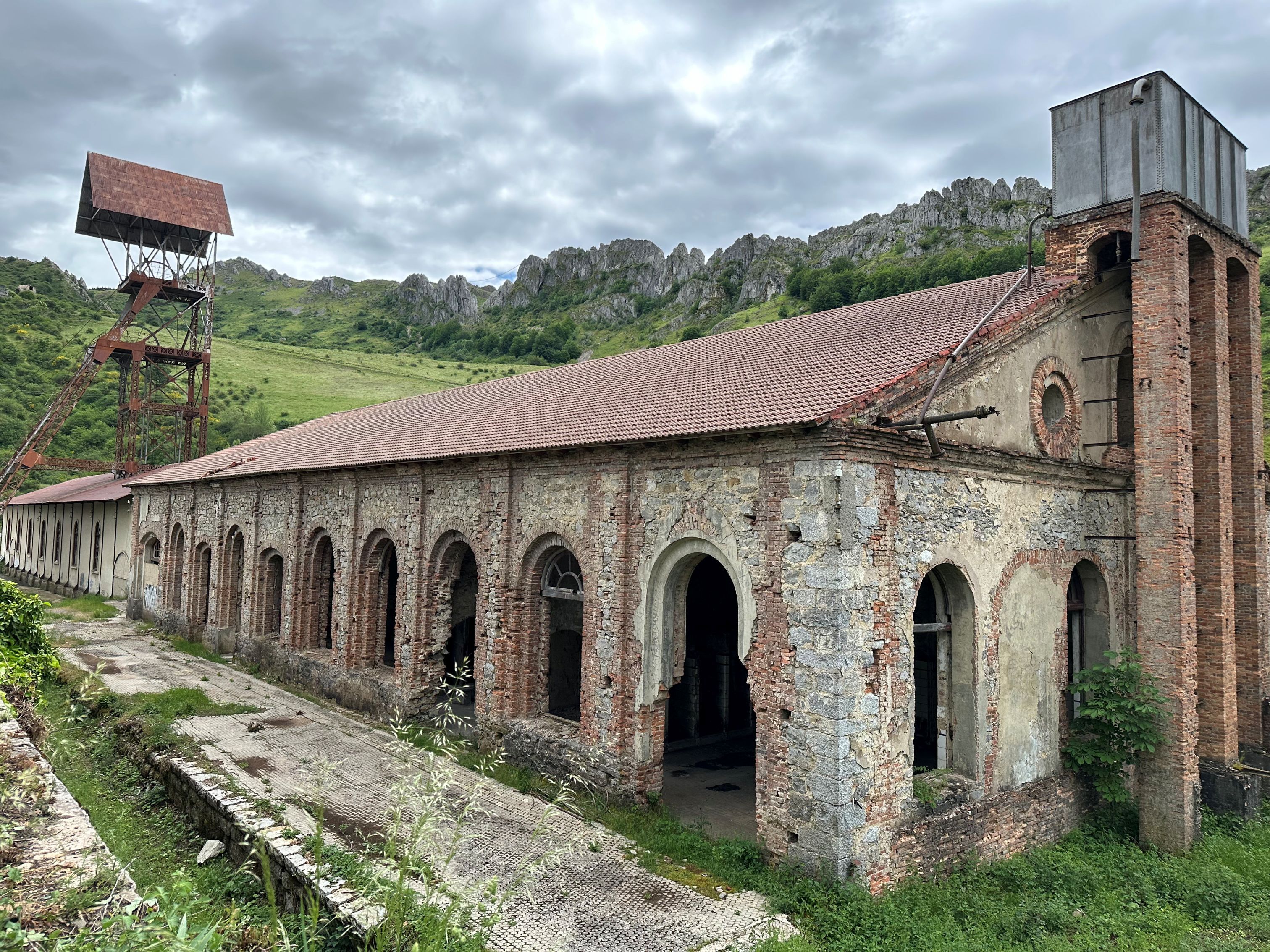 Conjunto histórico minero Herrera I en el Valle de Sabero. Conjunto histórico minero Herrera I en el Valle de Sabero.