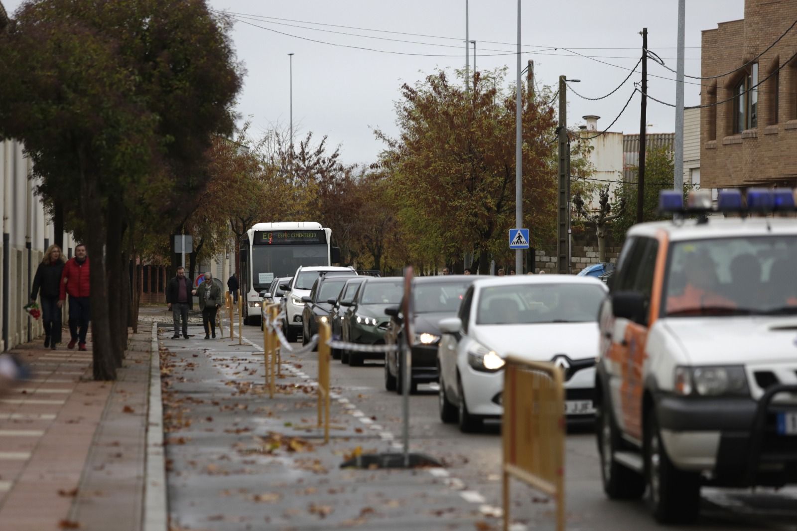 Día de Todos los Santos en el cementerio de León. | FERNANDO OTERO