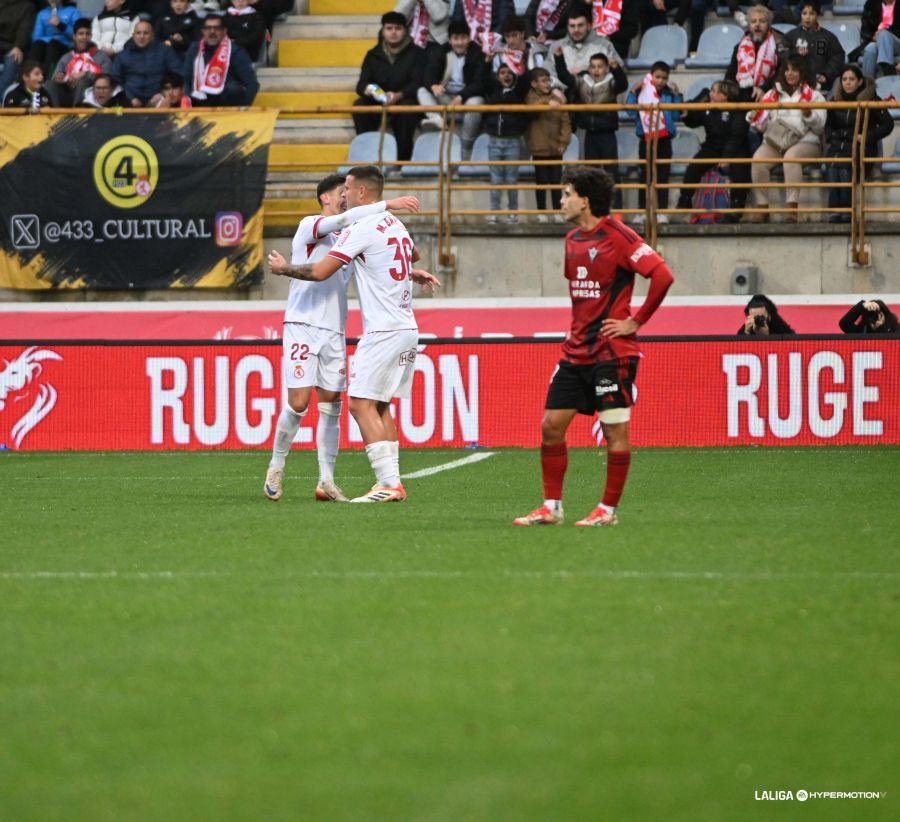 Pibe celebra con Barzic su gol anotado ante el Mirandés. LALIGA Pibe celebra con Barzic su gol anotado ante el Mirandés. LALIGA