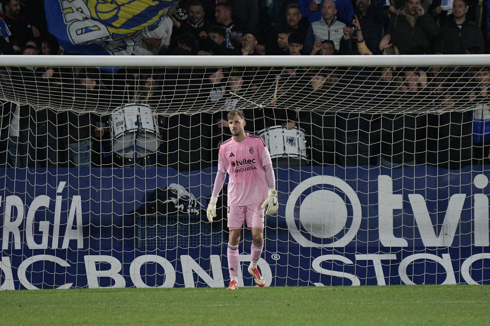 Ángel Jiménez durante el último partido ante el Cacereño con el que consiguió su quinta portería a cero y convertirse en el portero menos goleado. QUINITO
