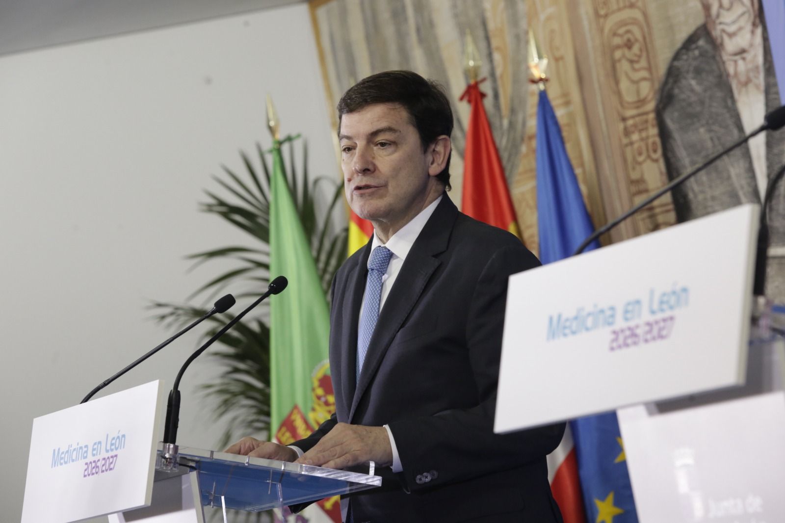 Alfonso Fernández Mañueco en su visita de este lunes a León. | FERNANDO OTERO Alfonso Fernández Mañueco en su visita de este lunes a León. | FERNANDO OTERO