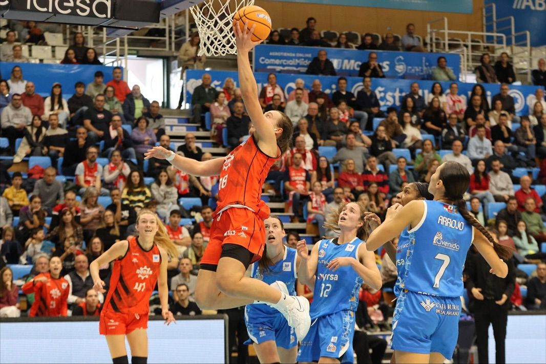 Alicia Flórez ha sido convocada con la Selección Española Absoluta para el PreMundial2. ENSINOLUGO