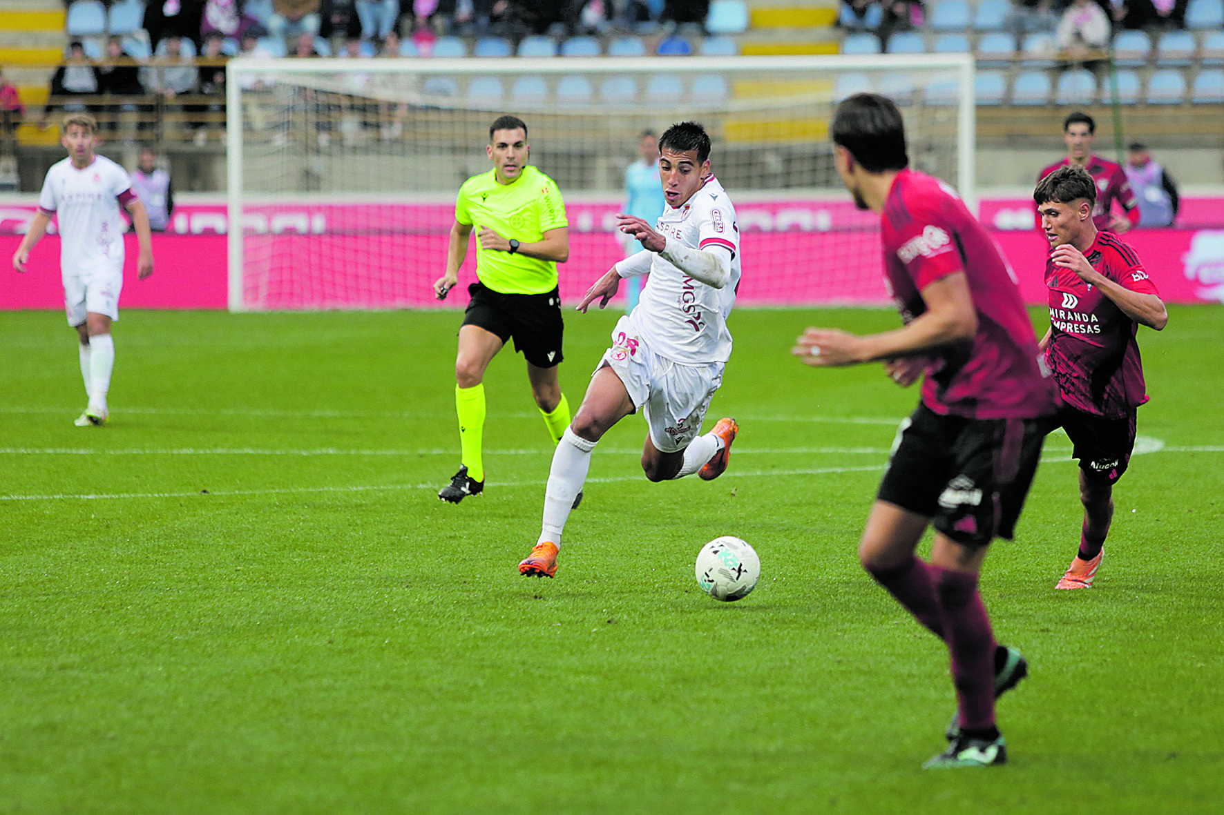 Ojeda es uno de los jugadores que más minutos ha disputado en la Cultural. FERNANDO OTERO Ojeda es uno de los jugadores que más minutos ha disputado en la Cultural. FERNANDO OTERO
