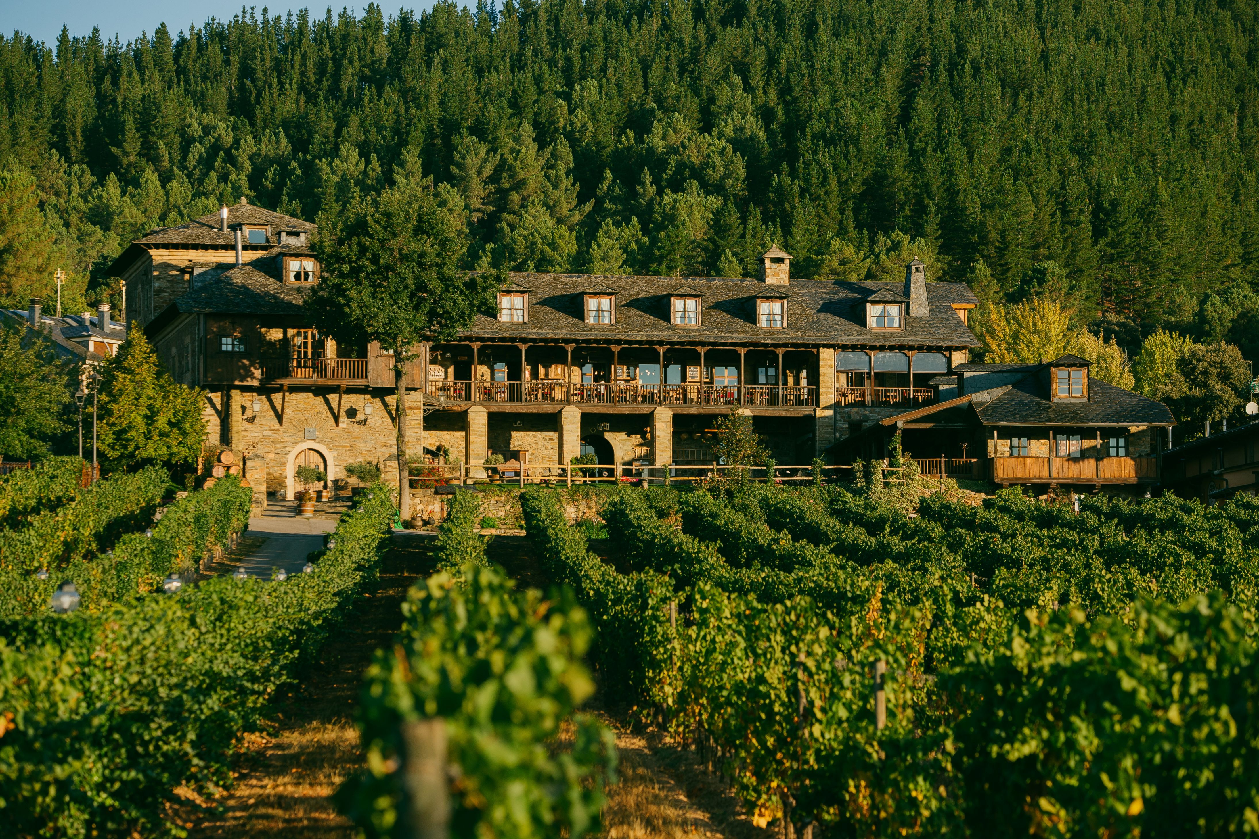 Darse el deseado ‘sí, quiero’ entre sus muros y viñedos es una manera magnifica de empezar vuestra historia juntos.|PRADA A TOPE