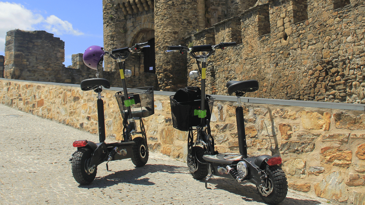 Los patinetes son ya un vehículo notable en las calles de Ponferrada.