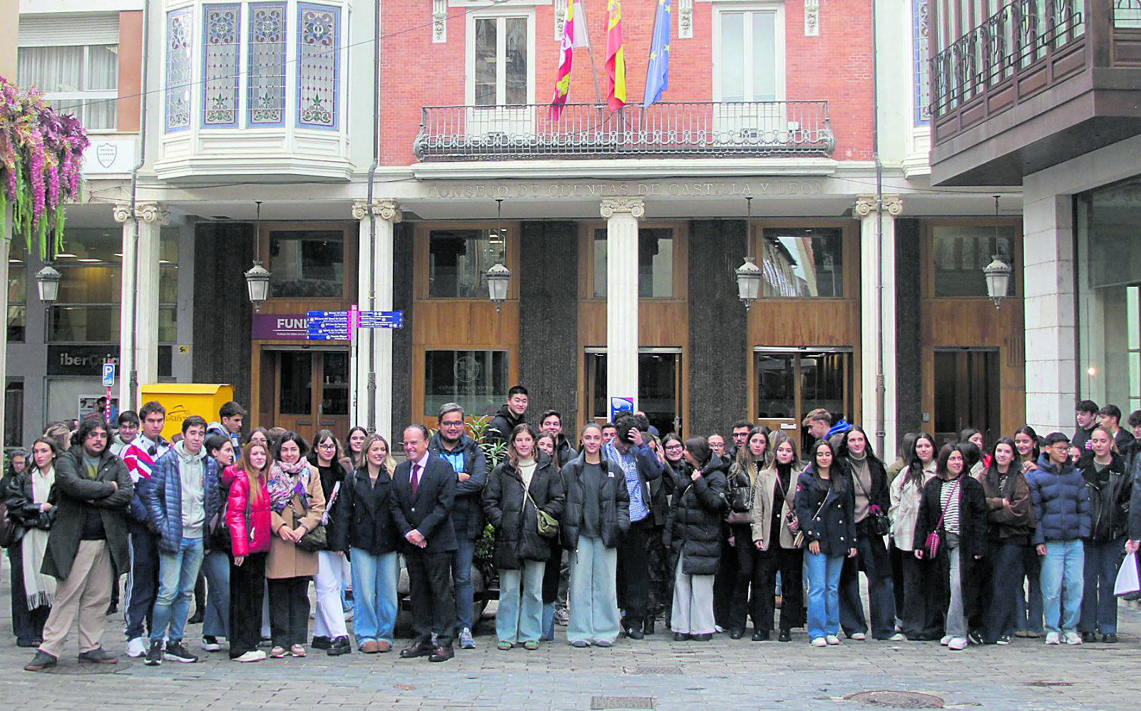 Visita de los universitarios leoneses de Derecho a Palencia | L.N.C.