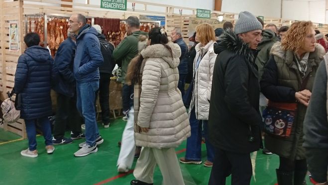 Concurrida mañana en el recinto ferial de exposición y venta. E. NIÑO