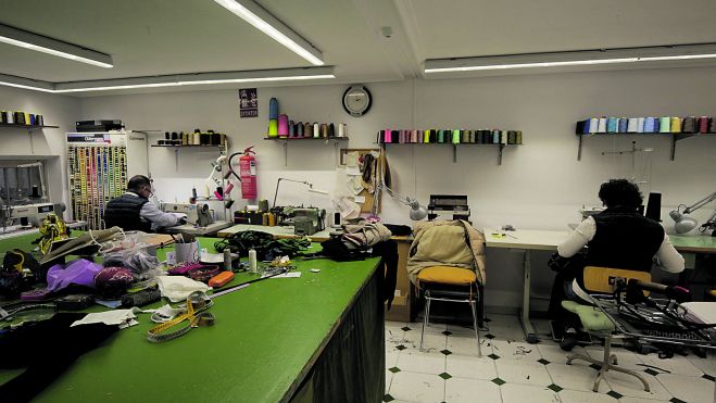 El taller que cuida cada puntada para que tu túnica luzca impecable El taller que cuida cada puntada para que tu túnica luzca impecable