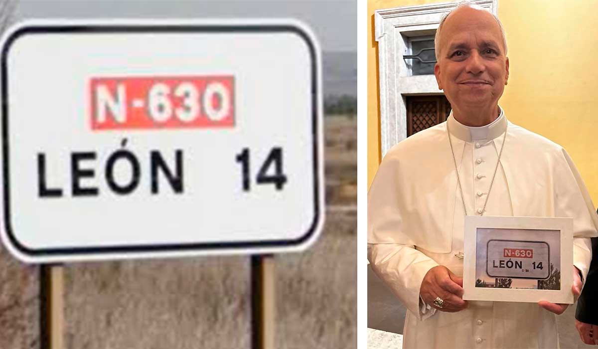 León XIV posó con la fotografía viral de una carretera leonesa. | L.N.C. / HÉCTOR GALÁN