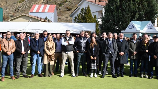 Las autoridades momentos antes de la visita al recinto ferial. SAÚL ARÉN